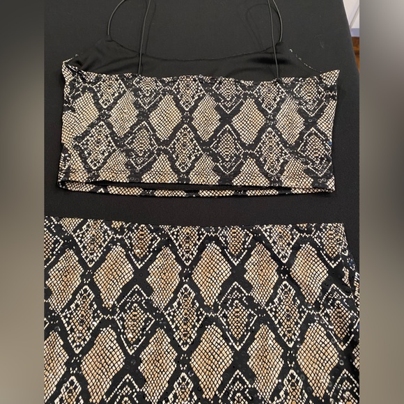 Sequin Snakeskin Print Skirt n Top Set by Windsor 🐍 - Picture 2 of 3
